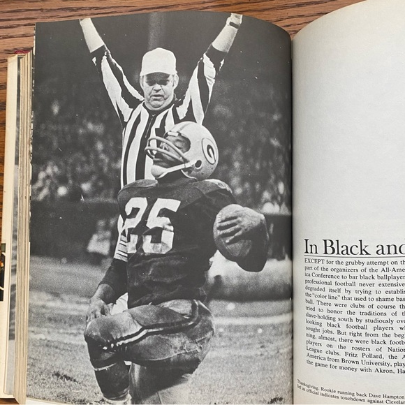 History of Pro Football by Robert Smith - Picture 4 of 9